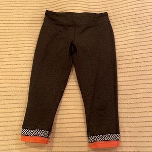 Lucy size 2 Capri leggings
